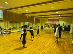 思い切りダンス満喫プラン / エアコンのついたホールで、大きな鏡の前でチェックしながらダンスを踊ろう! 思い切りダンス満喫プラン / エアコンのついたホールで、大きな鏡の前でチェックしながらダンスを踊ろう!